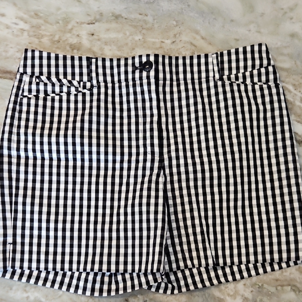 NWOT White House Black Market Black and White Checkered Women's 5" ‎ Shorts